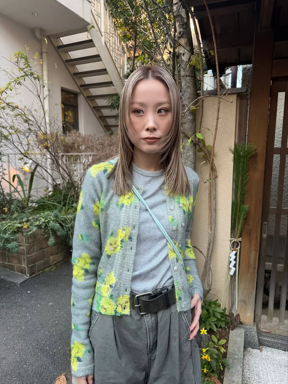 中長髮挑染髮型推薦4：中分層次剪