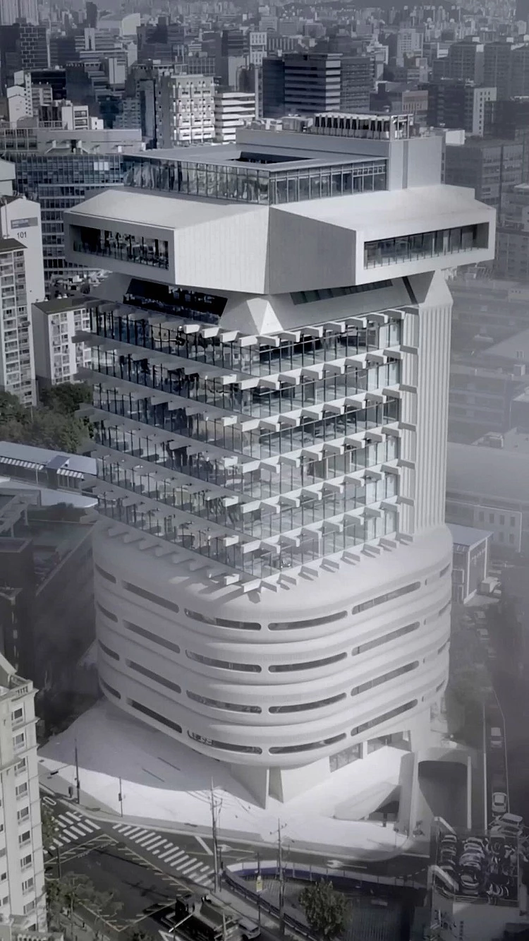 2025年開幕的Haus Nowhere，以純白量體直立於聖水洞，結合建築、科技與藝術策展，營造超越購物本質的沉浸式空間，這不再是傳統百貨，更是在零售革命上的下一個突破口。