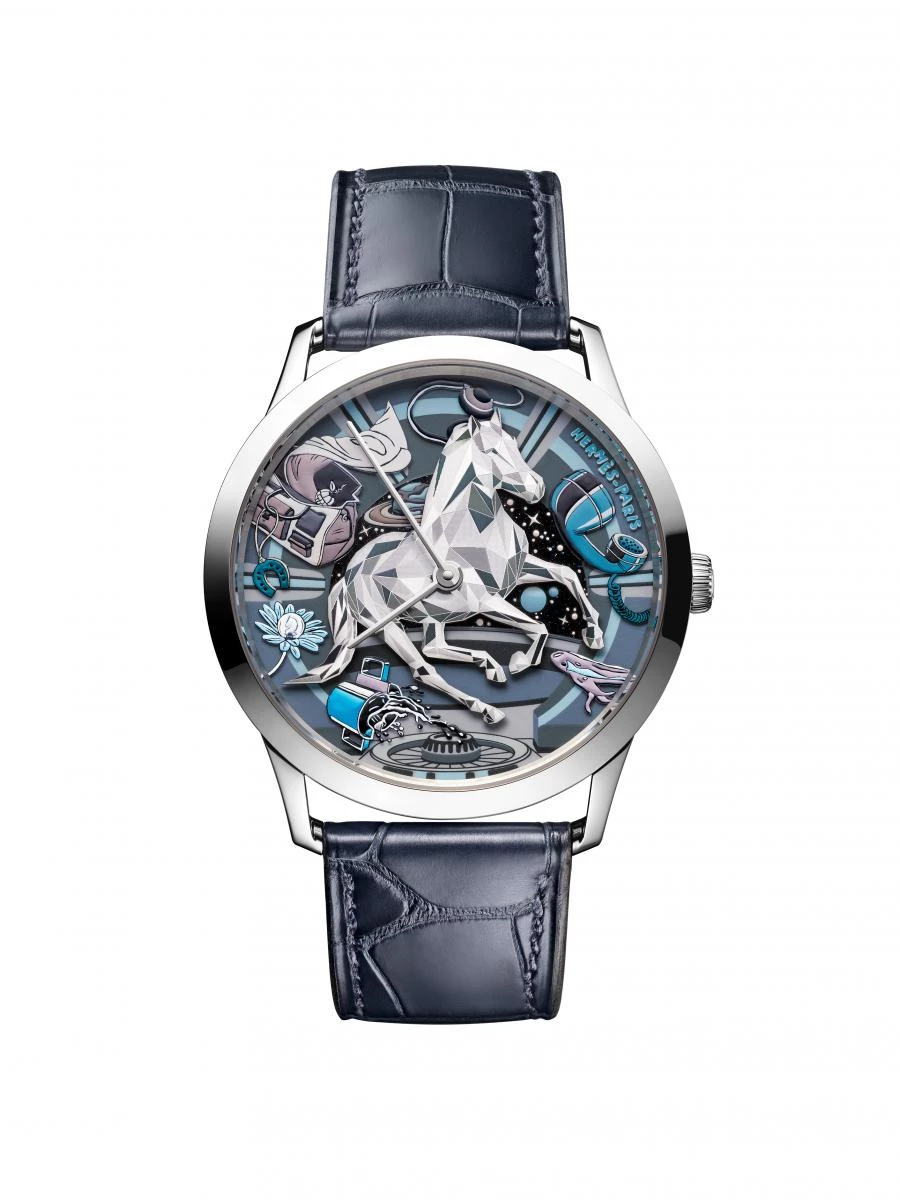 Slim d’Hermès Faubourg of Dreams 就像一件隱藏在時間裡的微型藝術品。它搭載愛馬仕自製 H1950 超薄自動機芯,厚度僅有2.6毫米,輕盈得彷彿讓人忘了機械的存在,卻能穩定運轉長達48小時。