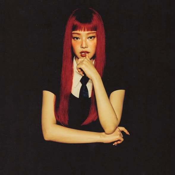 Jennie 在 2025 年 3 月推出首張正規專輯《Ruby》,收錄的 15 首歌曲作品都展現出她在音樂的風格與企圖,不只在專輯發行首日迎來了 386,086 的超高銷量,美國權威音樂網站《Pitchfork》更以 7.1 的好評讓她成為韓國歌手有史來最高分。