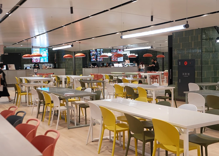 Dream PlazaB2把美食街變得更時髦、位子更多。
