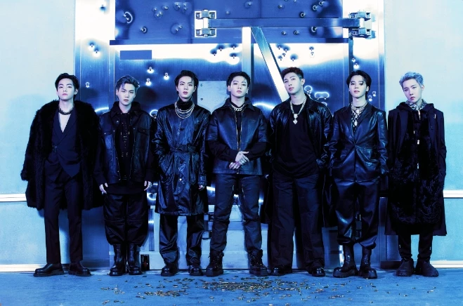 2013 年出道的七人男子團體 BTS（防彈少年團），出道至今以超強的舞台魅力加上一首首洗腦神曲吸粉無數，截至目前團體的專輯銷量已超過 3000 萬張，並在 YouTube 累積 13 支破億 MV，更達成首組擠進《告示牌》專輯與歌曲榜冠軍的 K-pop 團體，並且入選《時代雜誌》年度最佳藝人等殊榮。
