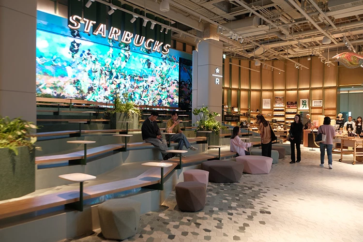 「星巴克典藏 DREAM PLAZA 台北」是台灣首間集結五大特色吧檯的亞洲旗艦店。