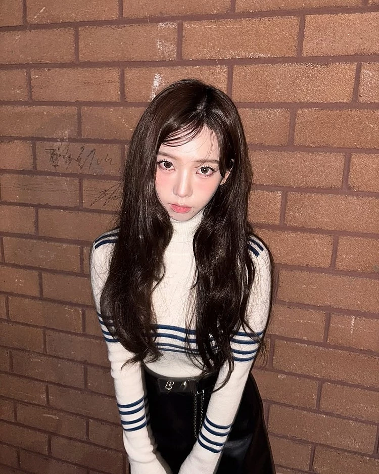 Karina最美臉蛋妝容技巧3：粉潤眼下腮紅