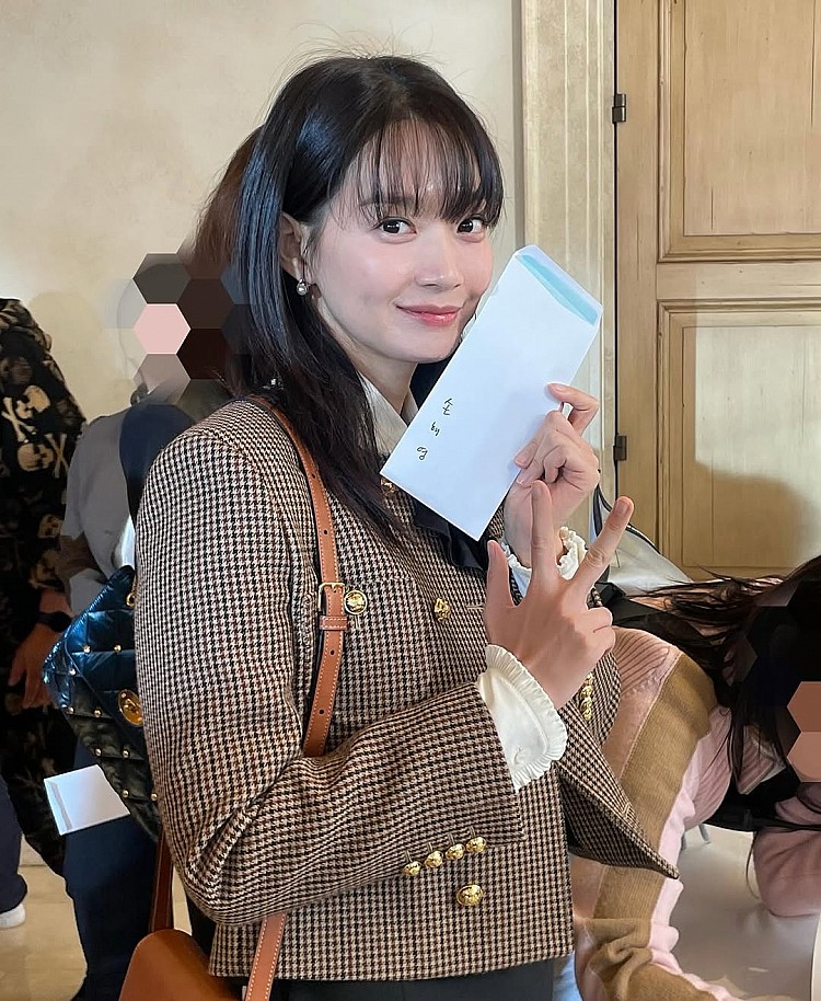 韓系中長髮推薦4：申敏兒齊瀏海層次剪