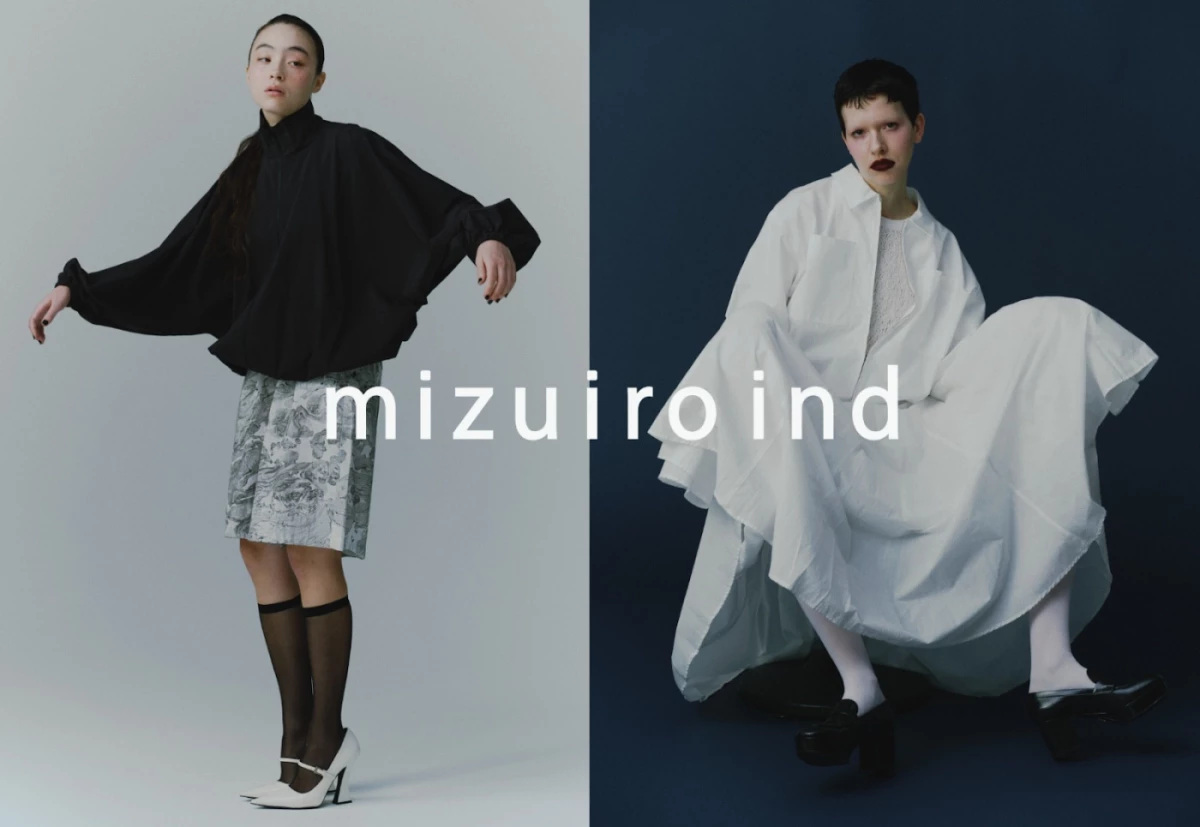 mizuiro ind 與文化圈的連結密不可分。日本時尚雜誌《GINZA》更曾推出 mizuiro ind 與蒼井優聯名企劃,畫面中沒有過度造型,只有乾淨輪廓與自然姿態,呈現出一種凜然而自在的狀態。蒼井優的氣質,向來被視為不依附流行、卻極具個人力量的代表,這也恰好呼應了 mizuiro ind 想傳達的穿著哲學。服裝在其中扮演的是陪伴角色,讓穿著者保有空間與主體性。這種美感在快速消費的時尚環境中顯得稀有,也讓品牌在日本,累積起穩定而長久的認同。