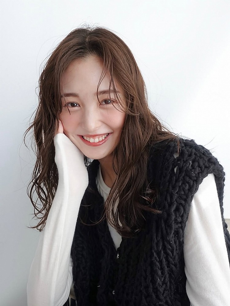 韓系中長髮推薦19：法式慵懶捲