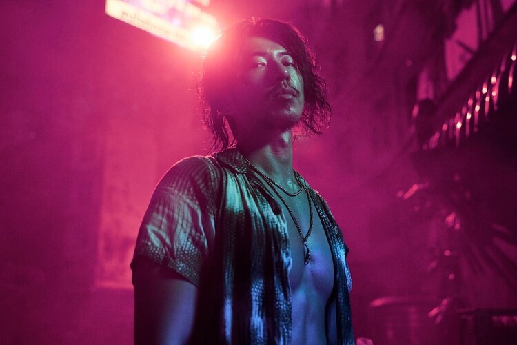 金鐘視帝傅孟柏這次在《回魂計》飾演的張士凱是全劇的罪惡核心，更是被復活的詐騙首腦，他苦笑直言這次幾乎是搏命演出，因為角色被虐待的戲份相當多。