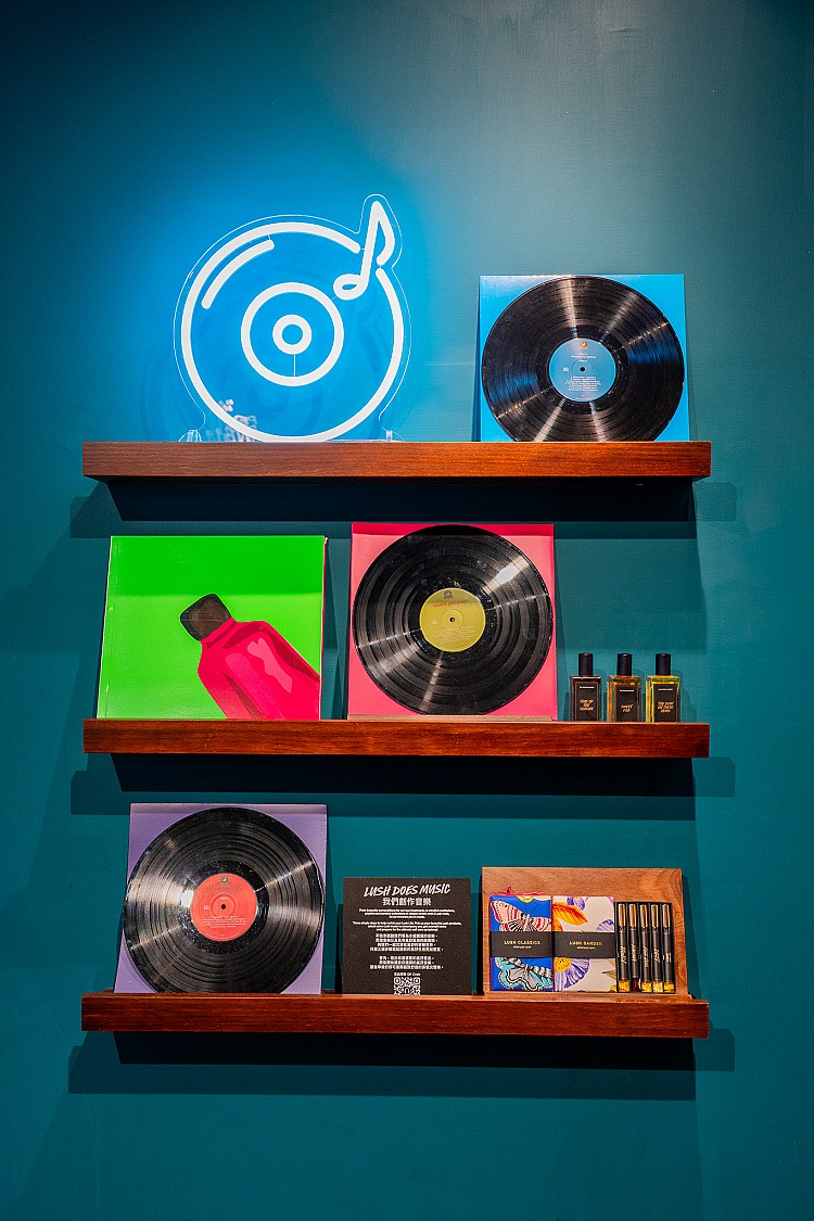 LUSH忠孝店香水圖書館舉辦「Sounds Cool, Smell Great」活動