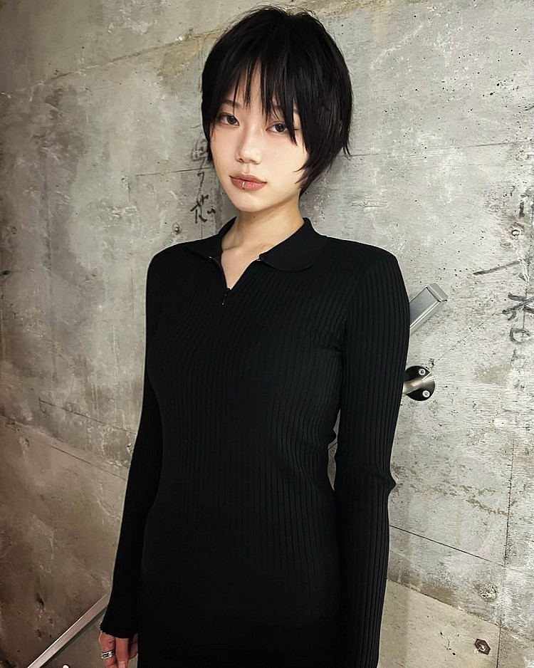 不用燙短髮造型推薦10：長瀏海魚尾剪