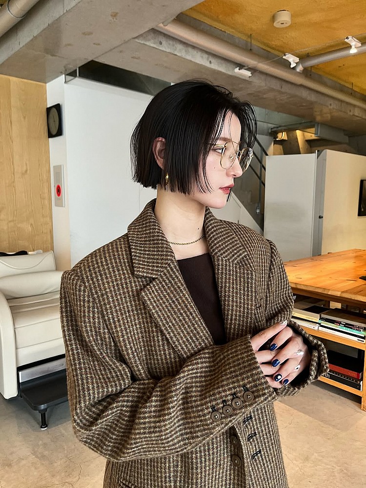 黑色齊短髮推薦1：空氣感中分