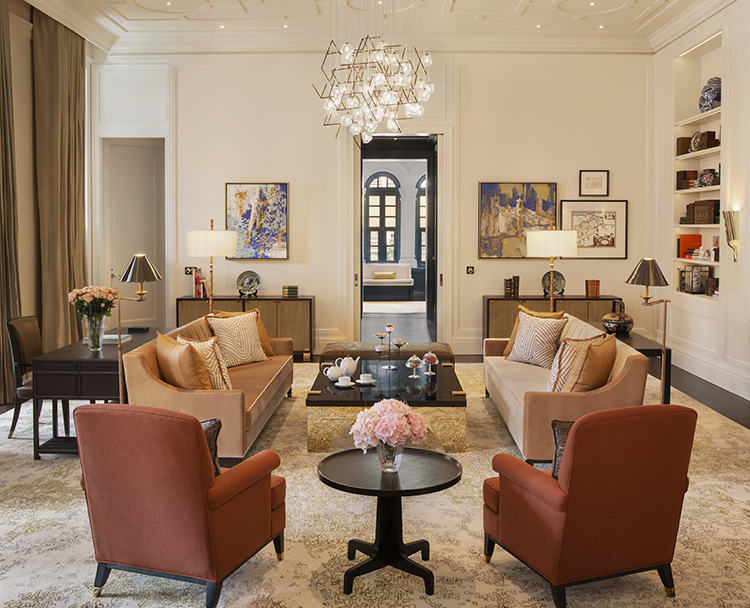 新加坡最具代表性的傳奇酒店「萊佛士酒店」（Raffles Singapore），本次榮登全球第5名，穩坐亞洲奢華酒店殿堂地位。