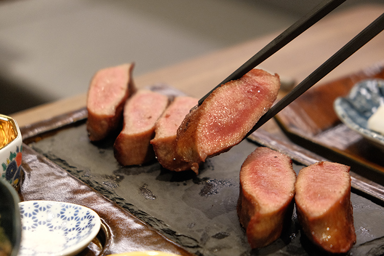 不論是主餐、冷盤還是創意小點，東山的每一道料理都訴說著「肉可以療癒人心」的溫度。