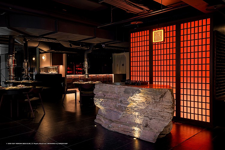 由曾操刀米其林餐廳與亞洲五十大酒吧的「睿璽設計」，攜手打造台北伊普索酒店The SOCIAL、LAYLOW、sōzai 的「CASESTUDY」聯手操刀。