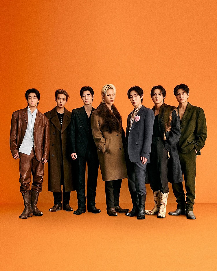 Enhypen來自Hybe娛樂旗下子公司Belift Lab，成員們透過生存選秀《I-Land》競爭出道資格，在2020年9月18日節目的終回公佈，最後由Heeseung李羲承、Jay朴綜星、Jake沈載倫、Sunghoon朴成訓、Sunoo金善禹、Jungwon梁禎元、Ni-Ki西村力7人組成團體，堪稱「從一開始就自帶熱度」的出道模式，也讓他們在出道初期就累積龐大粉絲基礎。