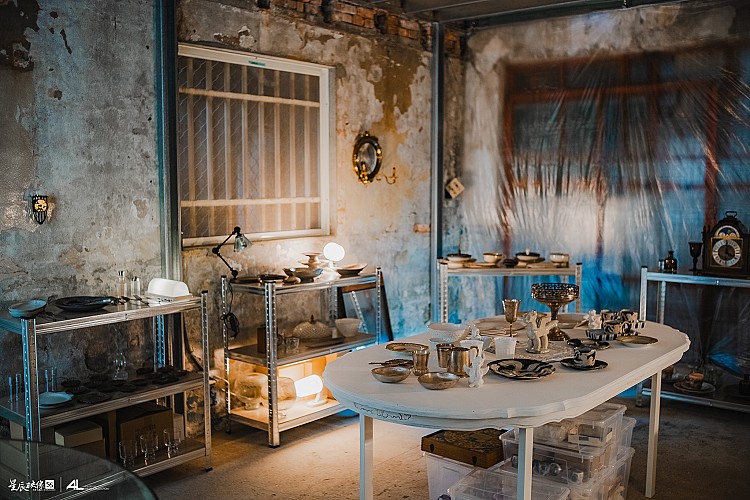 從店內陳列可觀察到，Pipaol And Love的選品以生活器物、風格物件與可融入日常的設計品為主，並未過度強調品牌標誌或潮流話題，而是讓物件以材質、比例與細節呈現存在感。