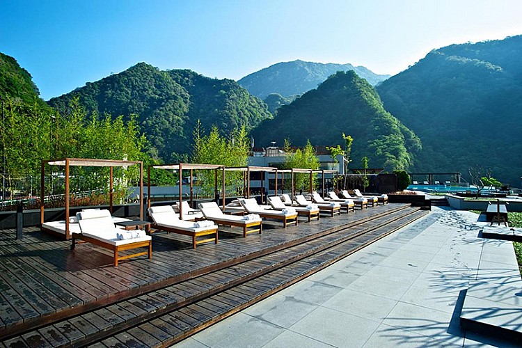 近期在韓國社群興起的「台灣感性」，不只越來越多韓星，選擇到台灣舉辦見面會或演唱會外，還會利用閒暇時間來台灣旅遊、吃美食，甚至拍攝作品。