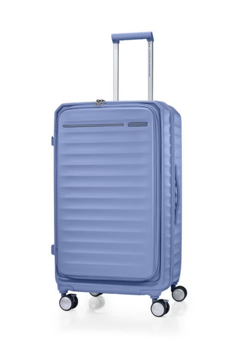 Frontec系列可說是American Tourister的招牌代表作，以獨特的上掀式結構重新定義行李箱的使用方式，也成為近年旅行族群討論度極高的熱門款。結合彈力避震輪與剎車系統，推行時的穩定度與操控感明顯升級。