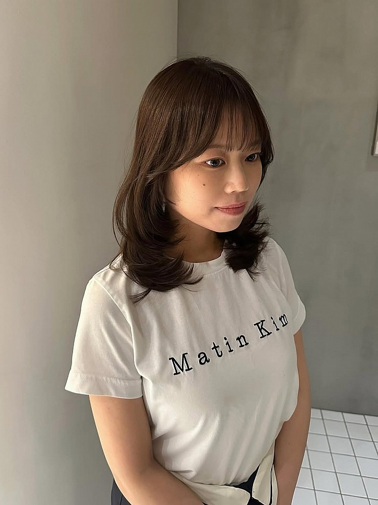 法式瀏海髮型推薦8：內彎燙