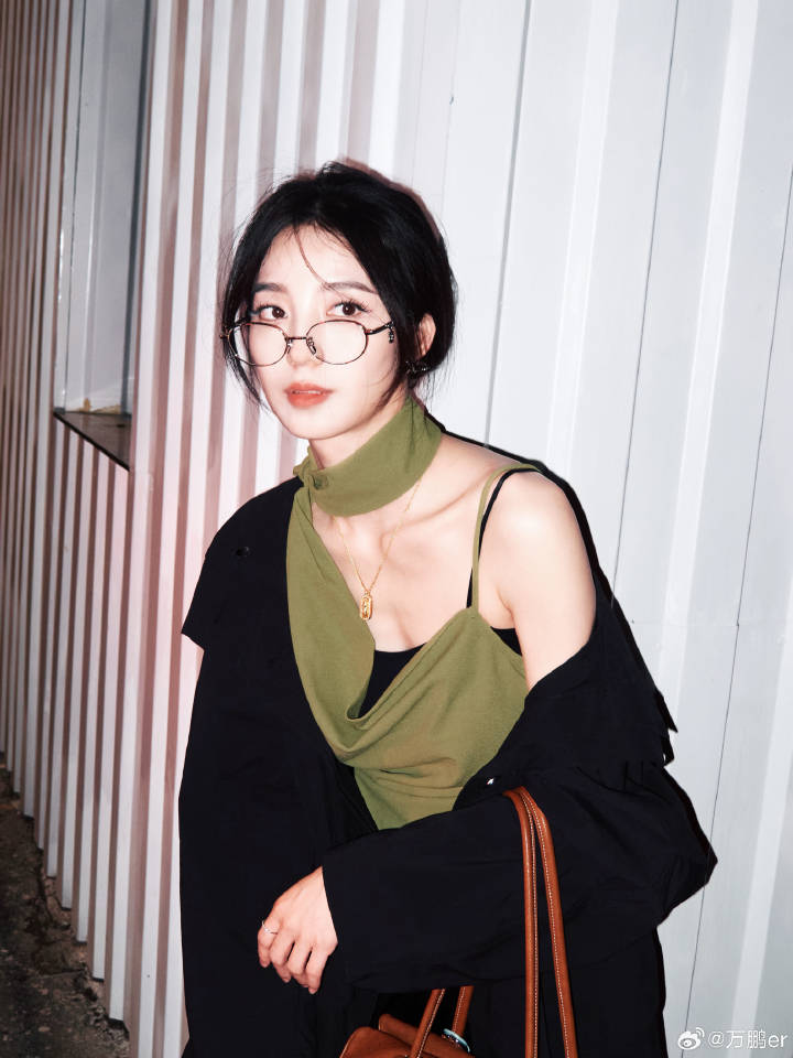 喬琳同款「職場包頭」造型7：法式慵懶包頭