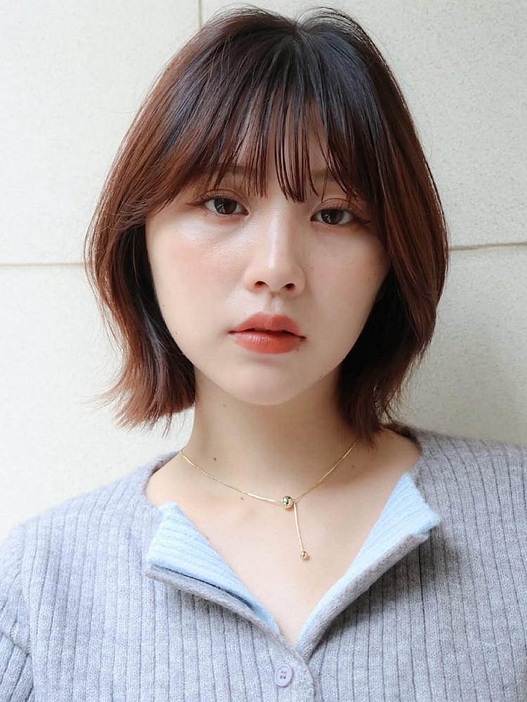 法式瀏海髮型推薦4：耳下鮑伯