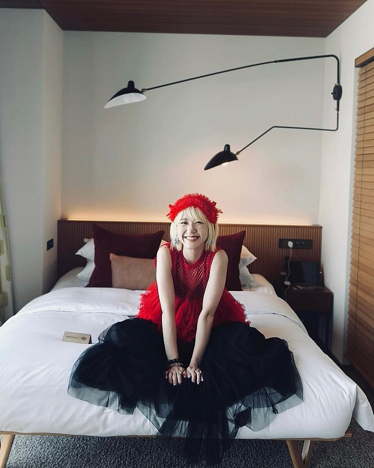 Lulu 曾說：「雖然我不是人家眼中的第一眼美女，但是我從小就覺得自己很漂亮。」