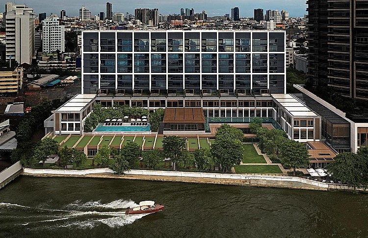 走「小而極致」路線，僅101間客房與別墅，全數面河，部分配有私人泳池