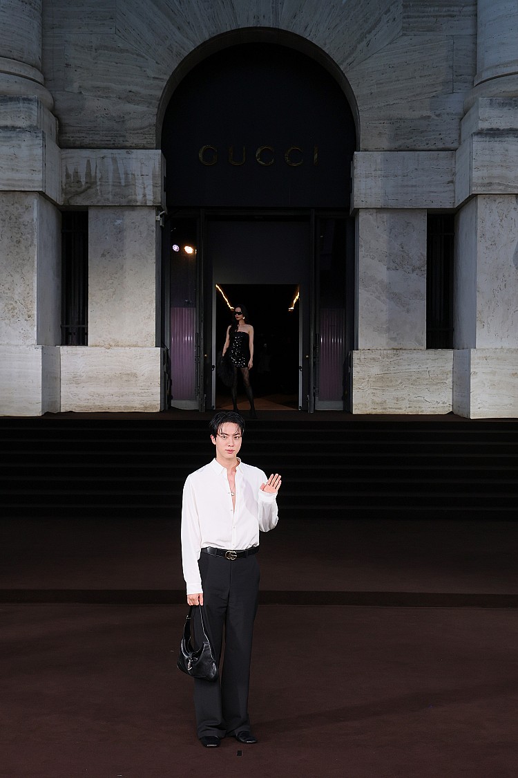 BTS Jin現身Gucci 2026春夏的發佈會現場