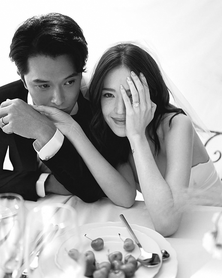 兩人釋出兩張絕美婚照，幸福感滿到溢出螢幕，也讓人期待更加期待這對神仙眷侶的世紀婚禮。