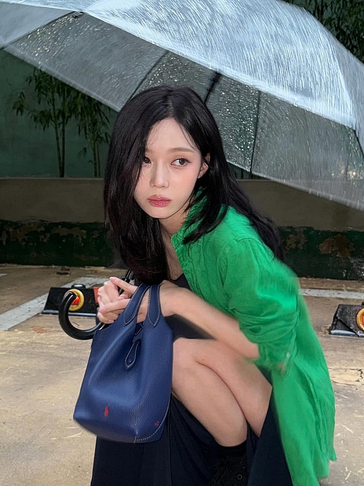 Winter同款髮型推薦3：中分層次剪