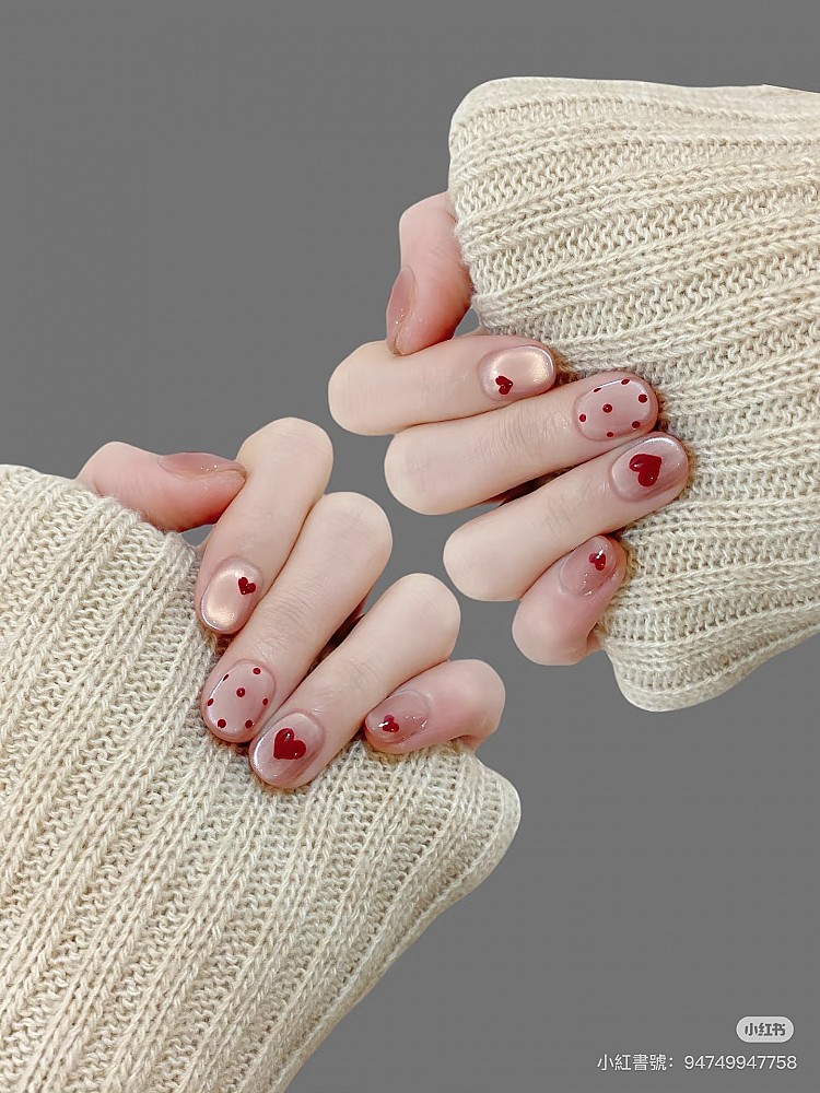 紅色貓眼光療美甲7：愛心波點