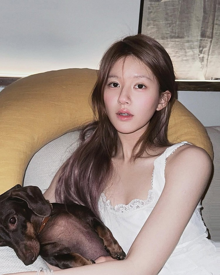 趙露思「去頸紋」保養秘訣1：洗澡後面膜敷脖子