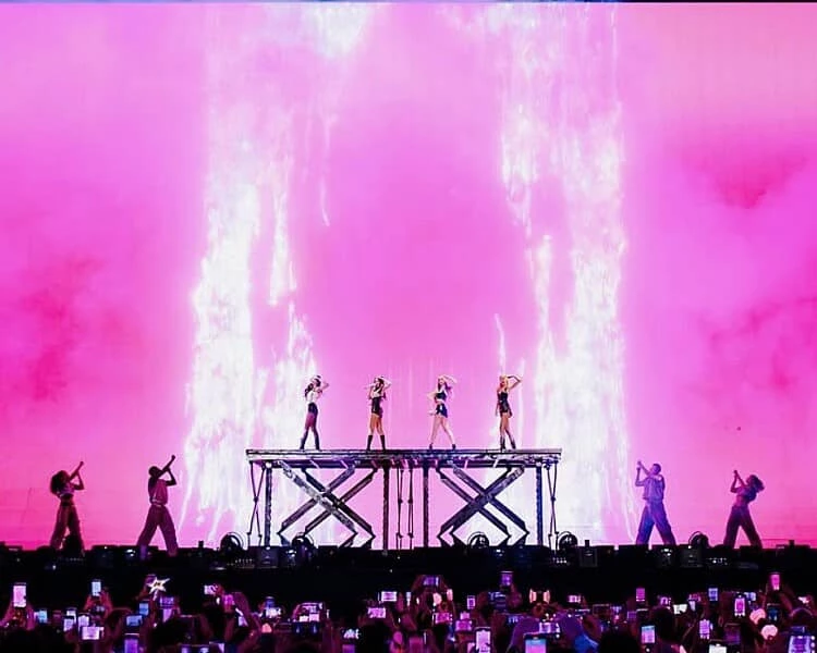「地表最強女團」BLACKPINK 於上週末 10 月 18 日、19 日重返高雄世運主場館開唱,只靠兩天就為高雄帶動超過台幣 3 億元的觀光產值,再次鞏固高雄作為演唱會之都的企圖心與價值。