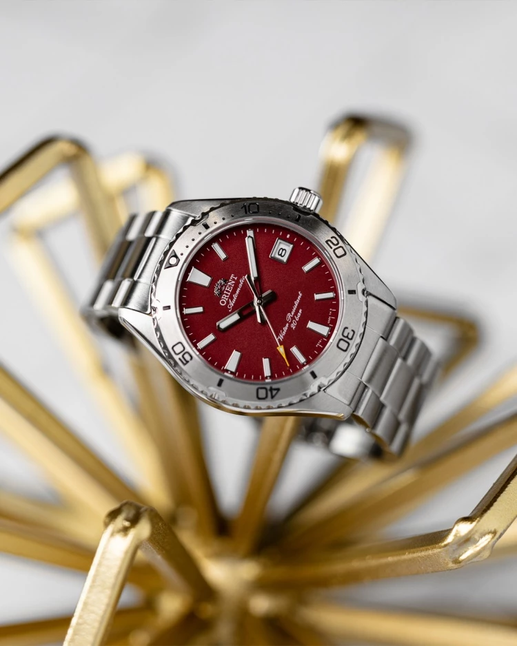 Orient 東方錶主打經濟實惠的機械錶,旗下 Orient Star 系列更為高端路線代表,以優雅設計與開芯視窗聞名。