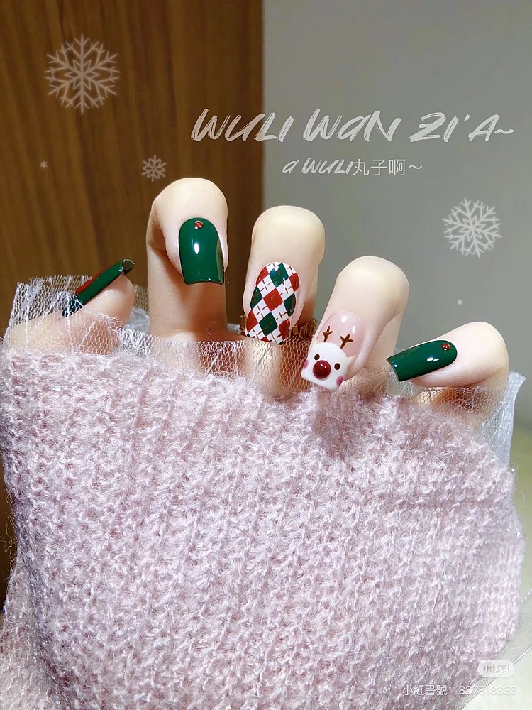 聖誕光療美甲推薦1:英倫格紋x麋鹿