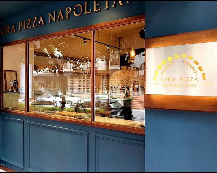 「Gira Pizza」是近年討論度很高的窯烤披薩店，老闆曾赴拿坡里披薩協會習藝並獲獎，更被網友們譽為是「台北最接近拿坡里的披薩」。