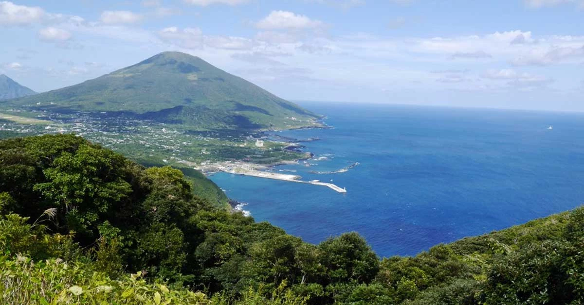 【日本秘境】離東京最近的離島:八丈島!從羽田出發55分鐘,一次體驗南國的海與絕景溫泉!