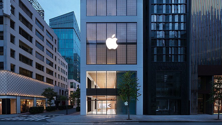 與三星、vivo等品牌早已推出多代摺疊機不同,Apple選擇延後進場,是因其堅持「完美再登場」策略。