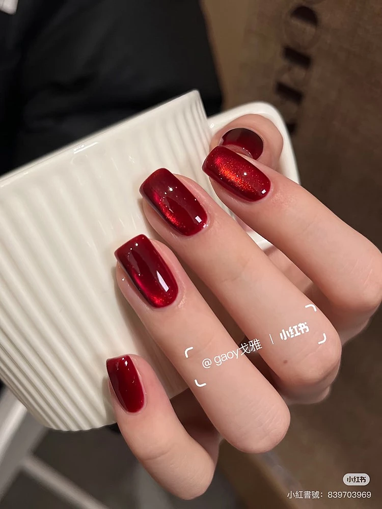 紅色貓眼光療美甲8:顯白血紅色
