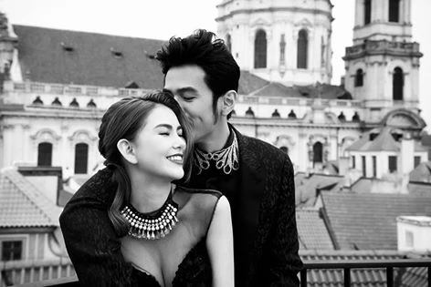 周杰倫、昆凌世紀婚禮美照收錄!盤點婚紗造型行頭