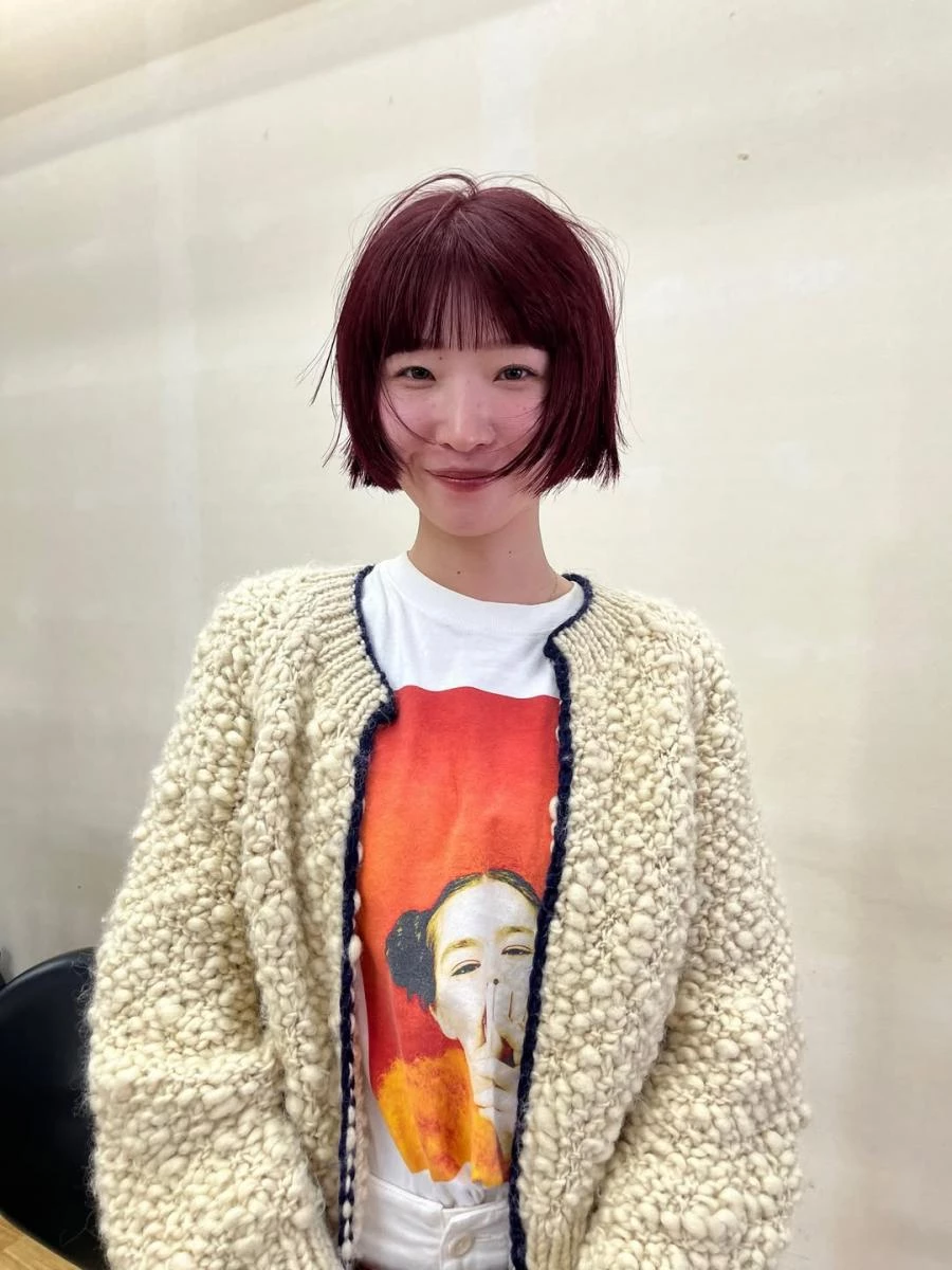 隱藏髮際線髮型3:低層次學生短髮