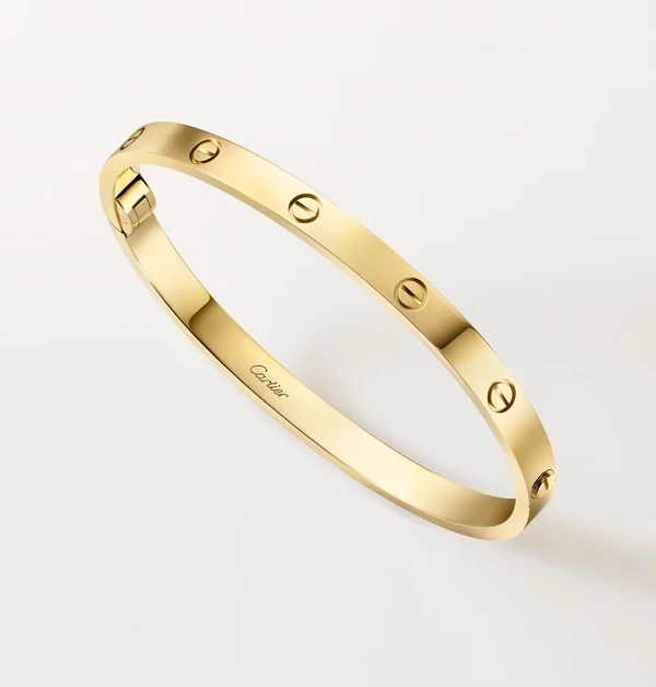 Cartier「Love」中型款18K黃金手環,約NTD 210.000
