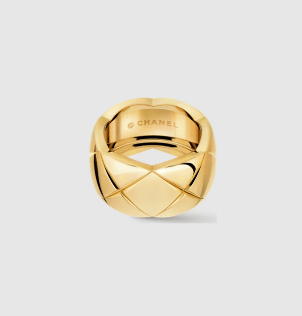 Chanel「Coco Crush」「Coco Crush」大型款18K黃金戒指,約NTD 144,000