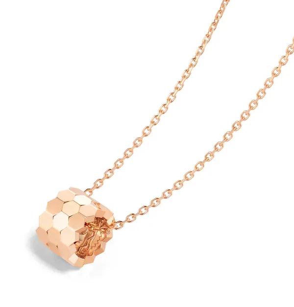 Chaumet「Bee」小型玫瑰金項鏈,約NTD 83,100