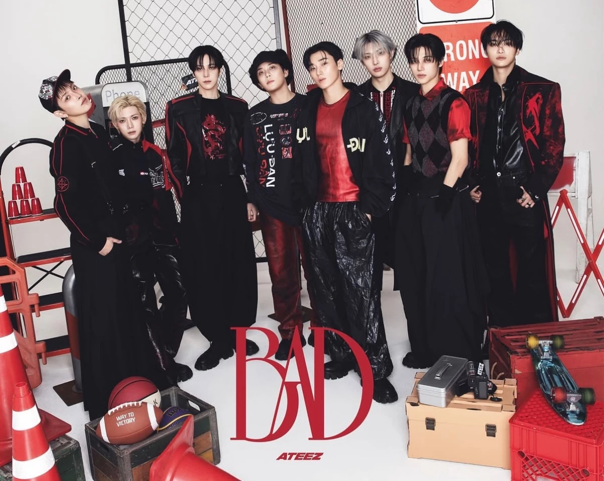 另一組備受期待的重量級卡司,則是近年在全球人氣持續攀升的 ATEEZ。近期再次以單曲〈BAD〉MV 中的震胸舞,再次大大圈了一大票新粉,這次登上 AAA 高雄舞台,也讓不少 ATINY 期待他們再度展現招牌刀群舞與超強現場感染力。
