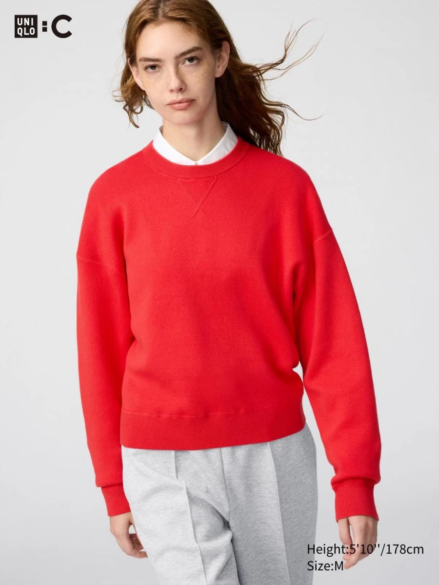 長袖類中,銷量最佳的是 UNIQLO : C 系列柔滑棉圓領針織衫。採用柔軟且觸感良好的 100% 純棉素材,不論單穿或作為層次打底,都能形塑俐落極簡的風格。定價:NTD. 1,290。