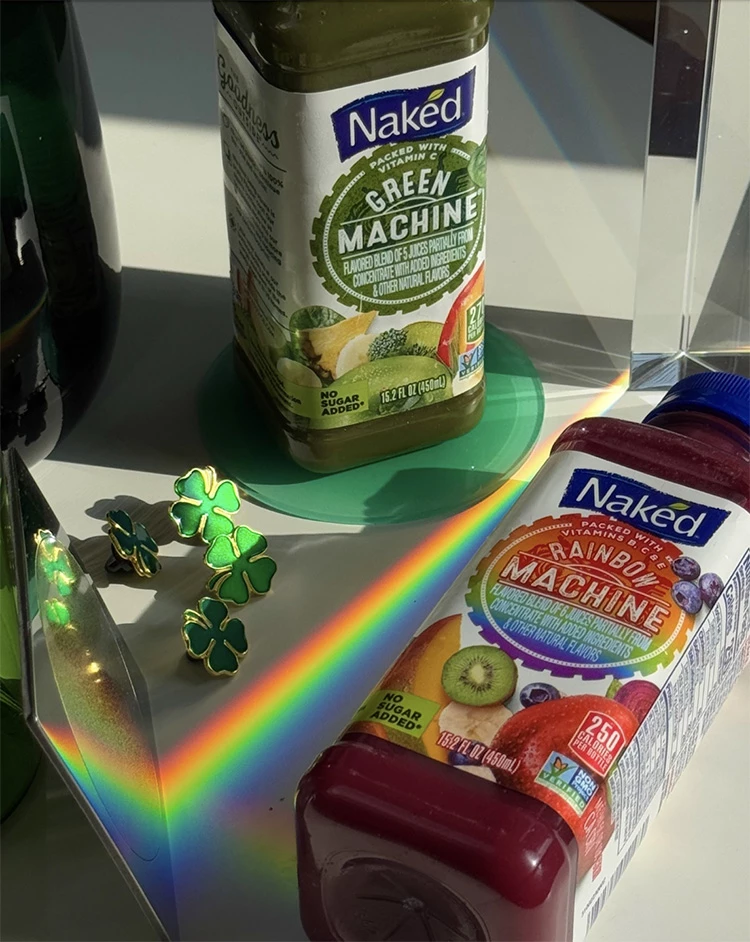 主打健康的Naked系列果汁,三款飲品上榜不健康飲料,圖片內的蔬菜果汁、藍莓果汁,排名在5.6名。