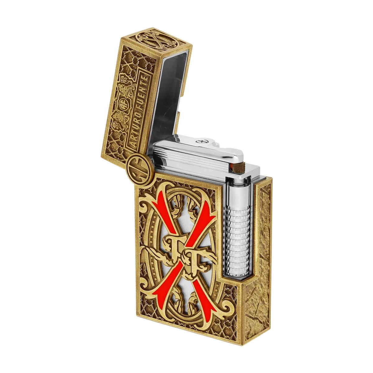 S.T. Dupont 再度攜手頂級雪茄品牌 Arturo Fuente,推出以經典 Opus X 標誌為核心的高訂打火機。仿舊黃銅與立體雕刻勾勒華麗紋飾,中央紅色 X 勳章象徵 Fuente 的招牌血統。側邊以金屬滾輪與精細刻紋強化質感,整體呈現濃厚的雪茄文化精神,是專為行家打造的收藏級作品。
