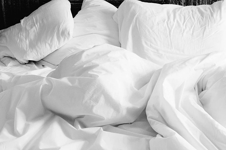 補眠不是不能晚睡晚起，而是「幅度要小」。