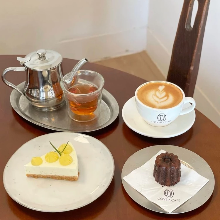 「Cover Cafe」的巴斯克、可麗露與磅蛋糕,都是一吃完還會想外帶的人氣甜點。